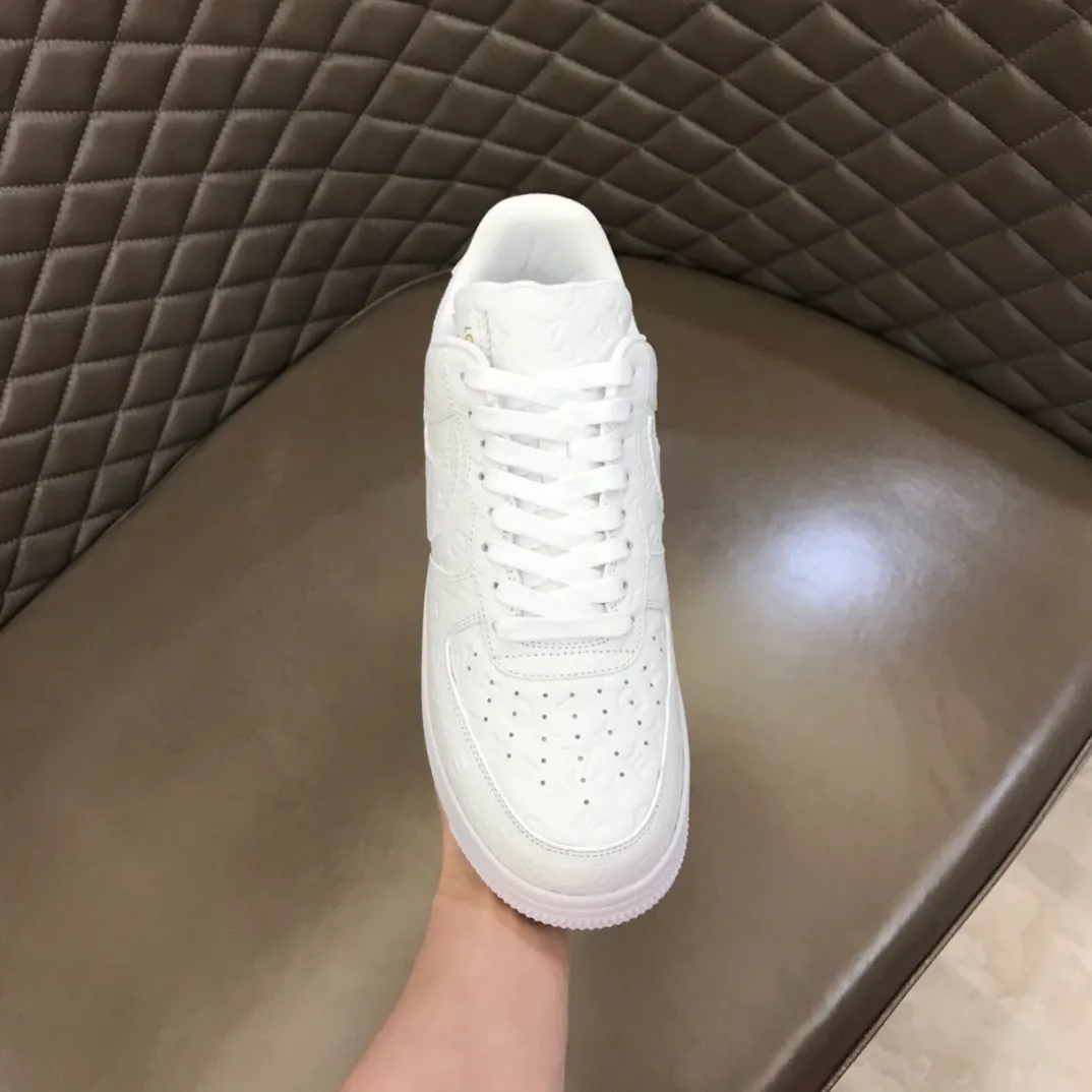 Men's shoes 💰p440 "*OUIS *UITTO*" x OFF-WHITE x Nike tripartite collaboration! Trendy and cool men's casual sports shoes with unrivaled color matching. The design idea basically continues the style of THE TEN. The Swoosh line and tongue label have a very familiar visual effect and are both fashionable and trendy! A must-have for fashionistas! The effect on your feet is absolutely stunning! Size: 38-45